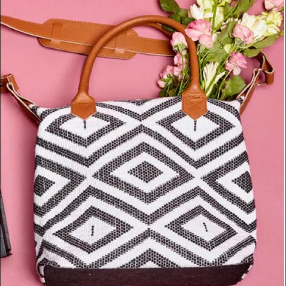NEW TribeAlive x Box of Style  Carryall